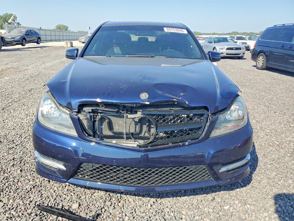 Продажа на аукционе авто 2013 Mercedes-benz C, vin: WDDGF8AB9DR244006, номер лота: 69753846