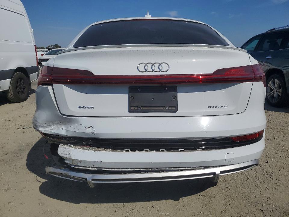 Продажа на аукционе авто 2021 Audi E-tron, vin: WA11AAGE1MB007097, номер лота: 69883926