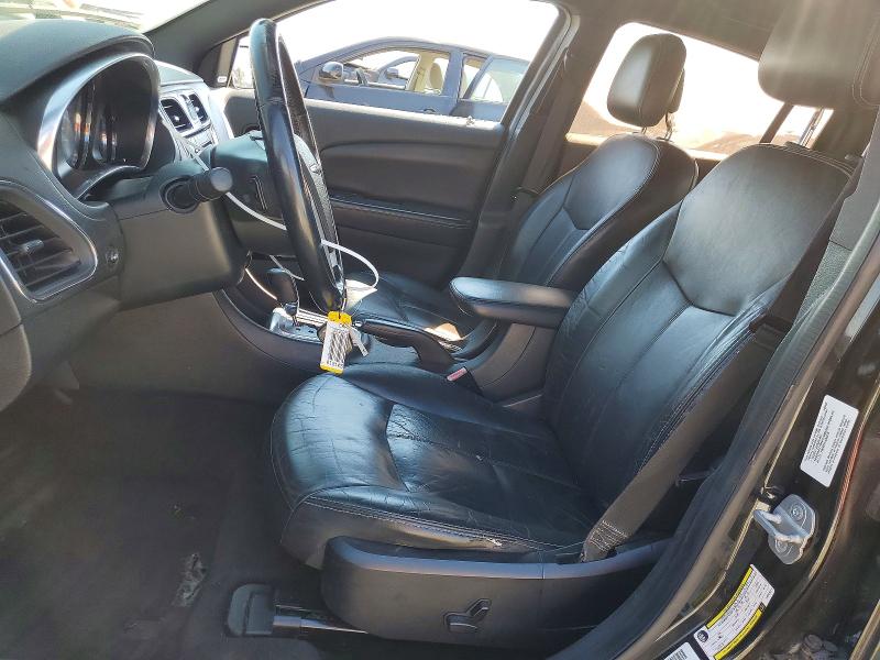 68765266 :رقم المزاد ، 1C3CCBCG2DN520271 vin ، 2013 Chrysler 200 مزاد بيع