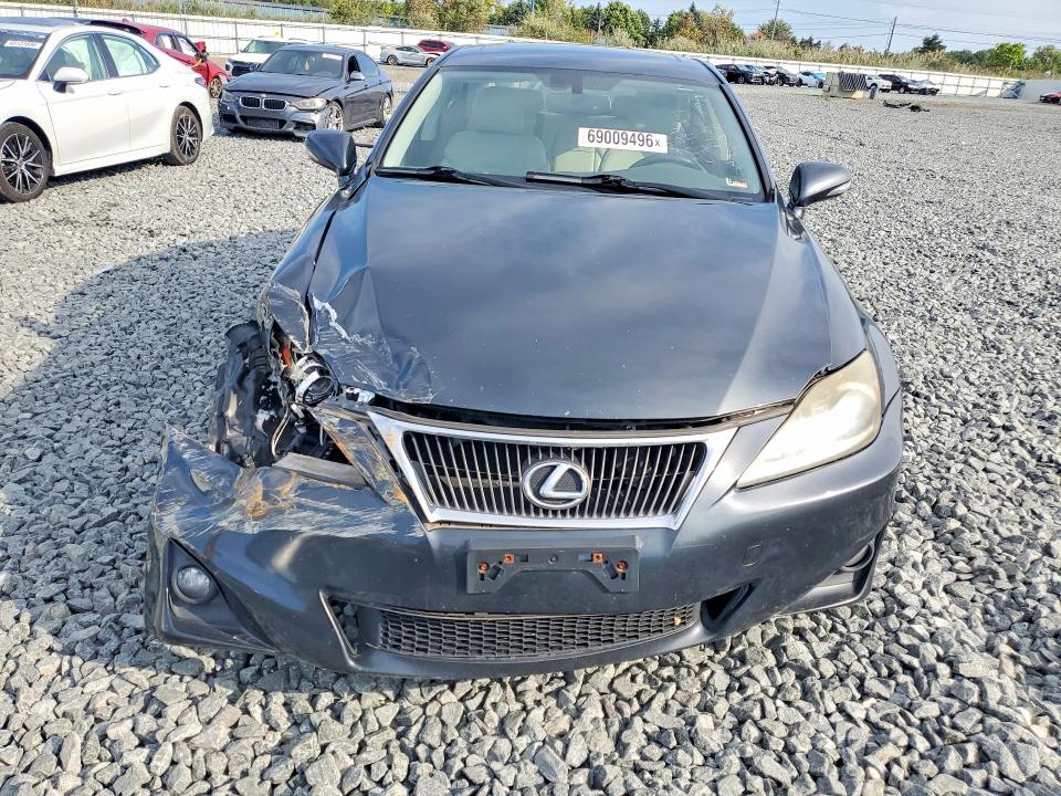 69009496 :رقم المزاد ، JTHCF5C26B5047916 vin ، 2011 Lexus Is مزاد بيع