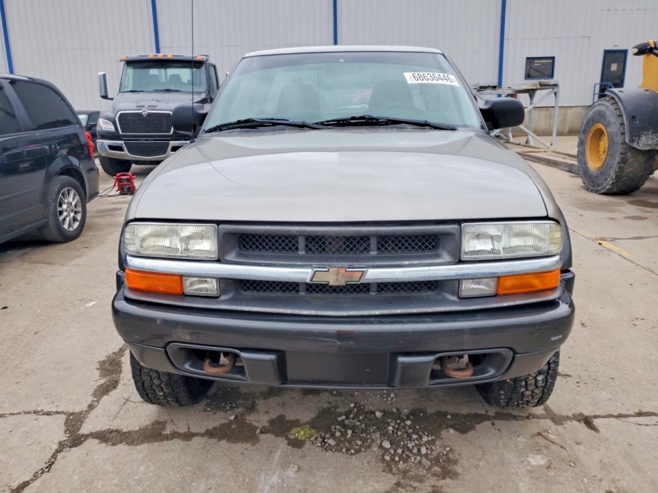 68636446 :رقم المزاد ، 1GCCT19X138204273 vin ، 2003 Chevrolet S Truck مزاد بيع