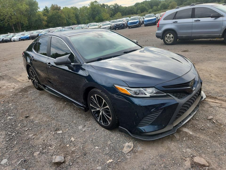 68751796 :رقم المزاد ، 4T1B11HK1KU280276 vin ، 2019 Toyota Camry مزاد بيع
