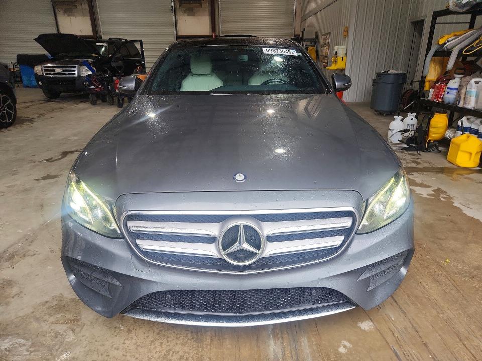 69573646 :رقم المزاد ، WDDZF4KB3HA049975 vin ، 2017 Mercedes-benz E مزاد بيع