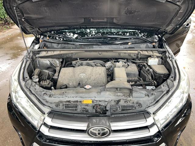 71475526 :رقم المزاد ، 5TDZZRFH9KS309982 vin ، 2019 Toyota Highlander مزاد بيع