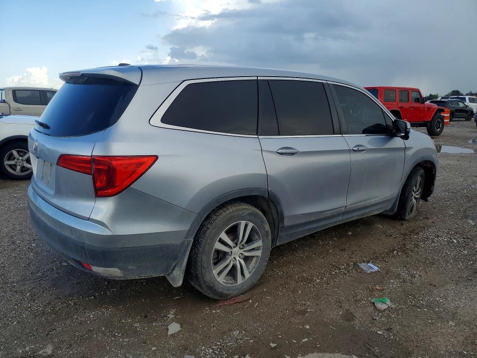 68852646 :رقم المزاد ، 5FNYF5H58JB000670 vin ، 2018 Honda Pilot مزاد بيع