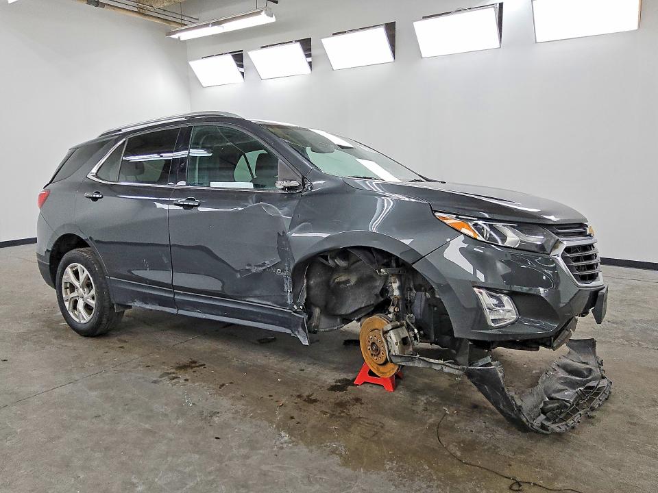 2018 Chevrolet Equinox მანქანა იყიდება აუქციონზე, vin: 2GNAXTEX8J6287322, აუქციონის ნომერი: 66787346