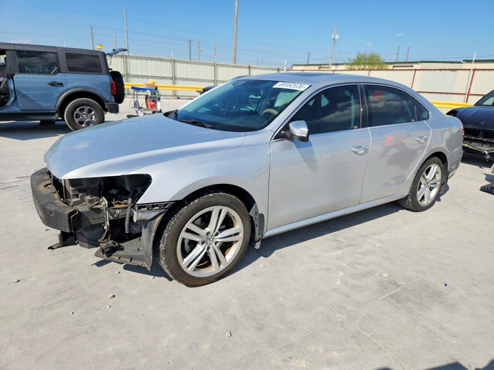 2014 Volkswagen Passat მანქანა იყიდება აუქციონზე, vin: 1VWBS7A38EC091204, აუქციონის ნომერი: 68592636