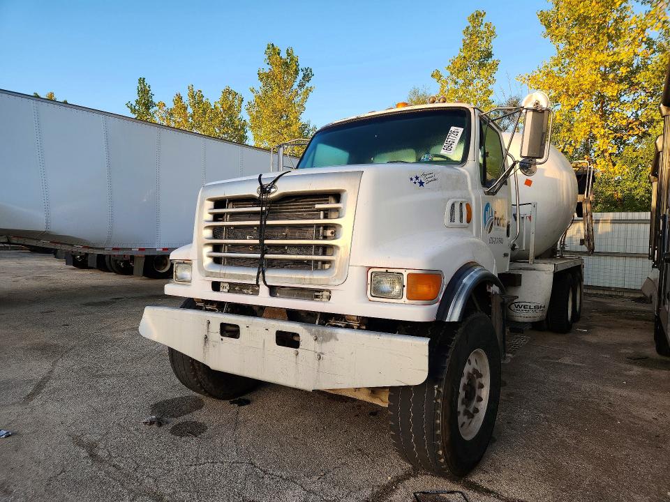 69457726 :رقم المزاد ، 2FZHAZA853AK83872 vin ، 2003 Sterling Truck Lt مزاد بيع
