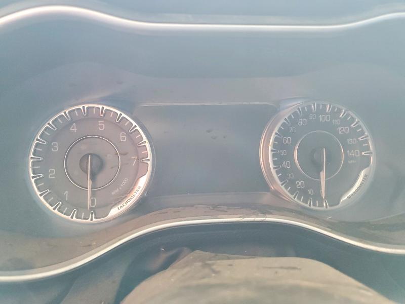 69624506 :رقم المزاد ، 1C3CCCCB9FN547531 vin ، 2015 Chrysler 200 مزاد بيع