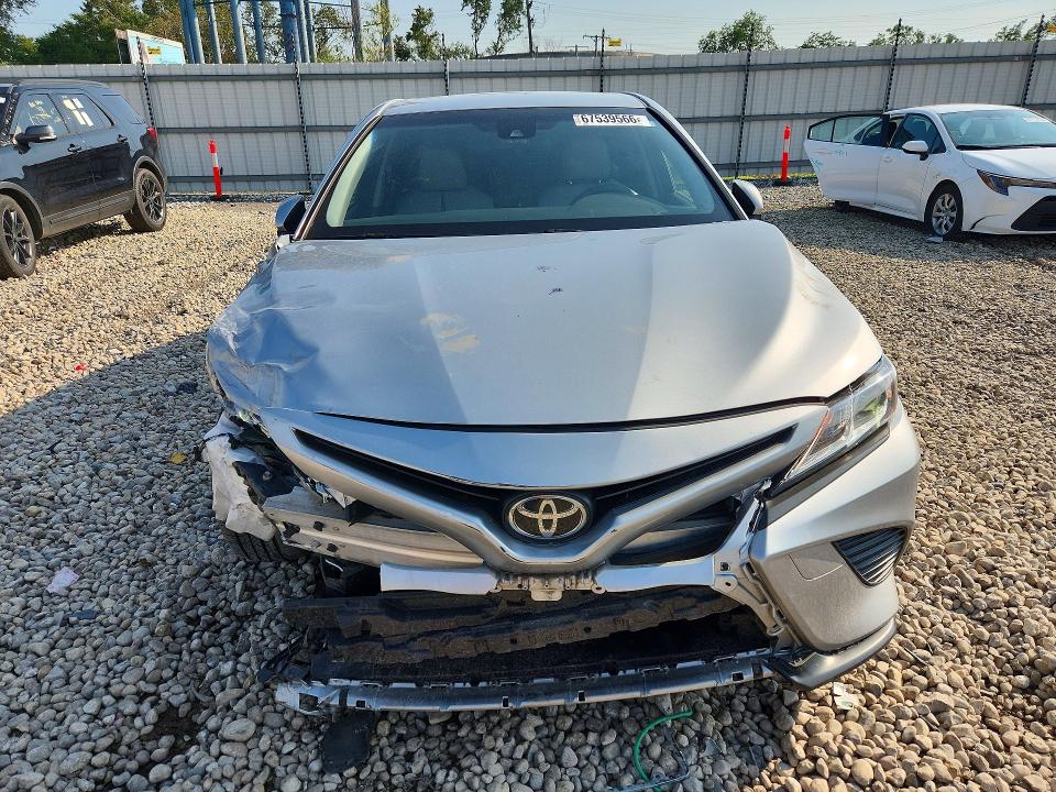 67539566 :رقم المزاد ، JTNB11HK0J3011545 vin ، 2018 Toyota Camry مزاد بيع