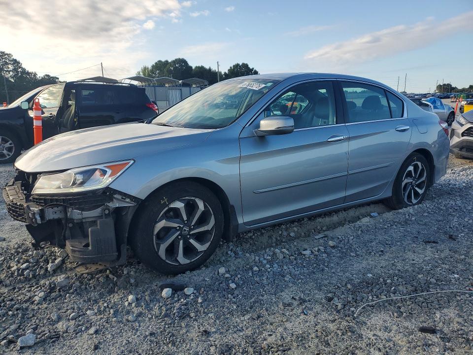 67865276 :رقم المزاد ، 1HGCR3F83HA033678 vin ، 2017 Honda Accord مزاد بيع