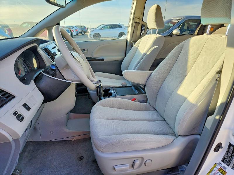 Продажа на аукционе авто 2013 Toyota Sienna, vin: 5TDKK3DC7DS317673, номер лота: 66832666