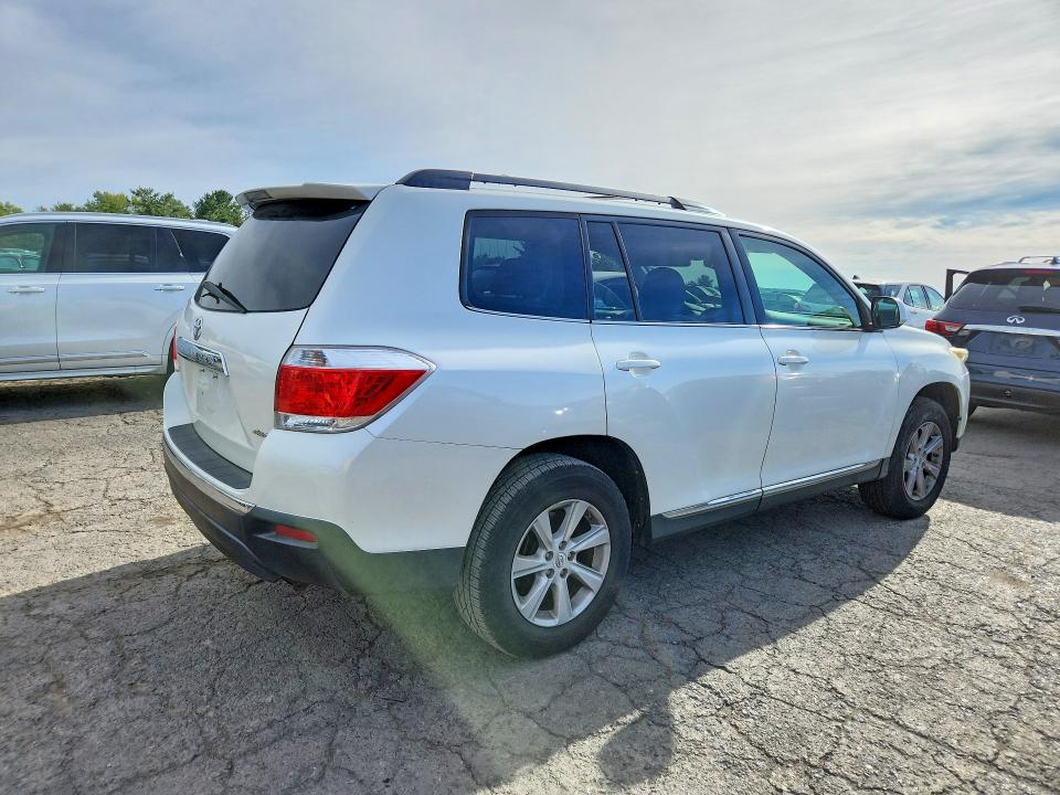 70334736 :رقم المزاد ، 5TDBK3EH5CS132076 vin ، 2012 Toyota Highlander مزاد بيع