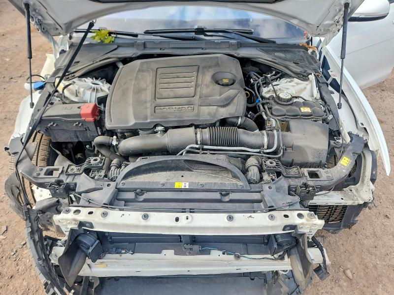 69518286 :رقم المزاد ، SAJAJ4FX8JCP21956 vin ، 2018 Jaguar Xe مزاد بيع