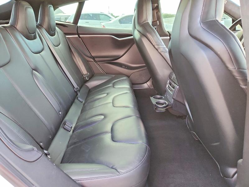 70273366 :رقم المزاد ، 5YJSA1E12GF160664 vin ، 2016 Tesla Model S مزاد بيع