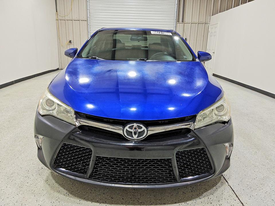2015 Toyota Camry მანქანა იყიდება აუქციონზე, vin: 4T1BF1FK1FU885781, აუქციონის ნომერი: 66231586