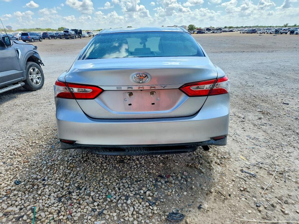 2018 Toyota Camry მანქანა იყიდება აუქციონზე, vin: 4T1B11HK9JU089381, აუქციონის ნომერი: 65361386