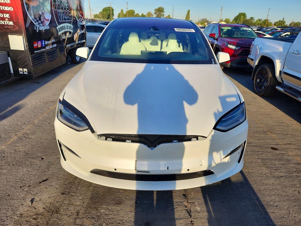 68690476 :رقم المزاد ، 7SAXCAE56NF362491 vin ، 2022 Tesla Model X مزاد بيع