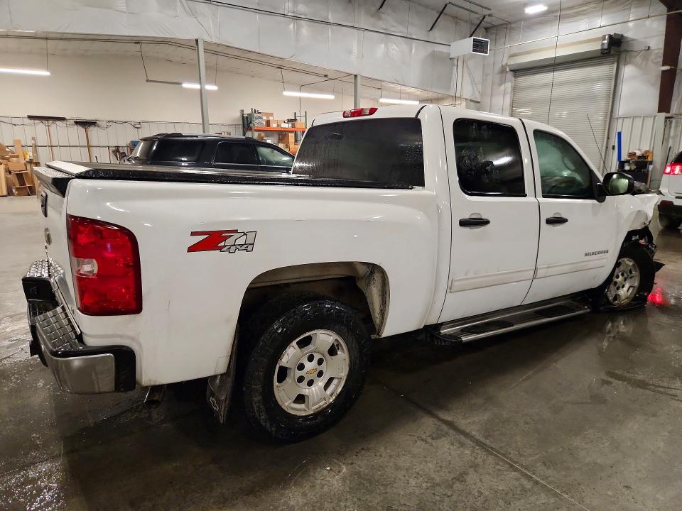 70850016 :رقم المزاد ، 1GCPKSE3XBF161608 vin ، 2011 Chevrolet Silverado مزاد بيع