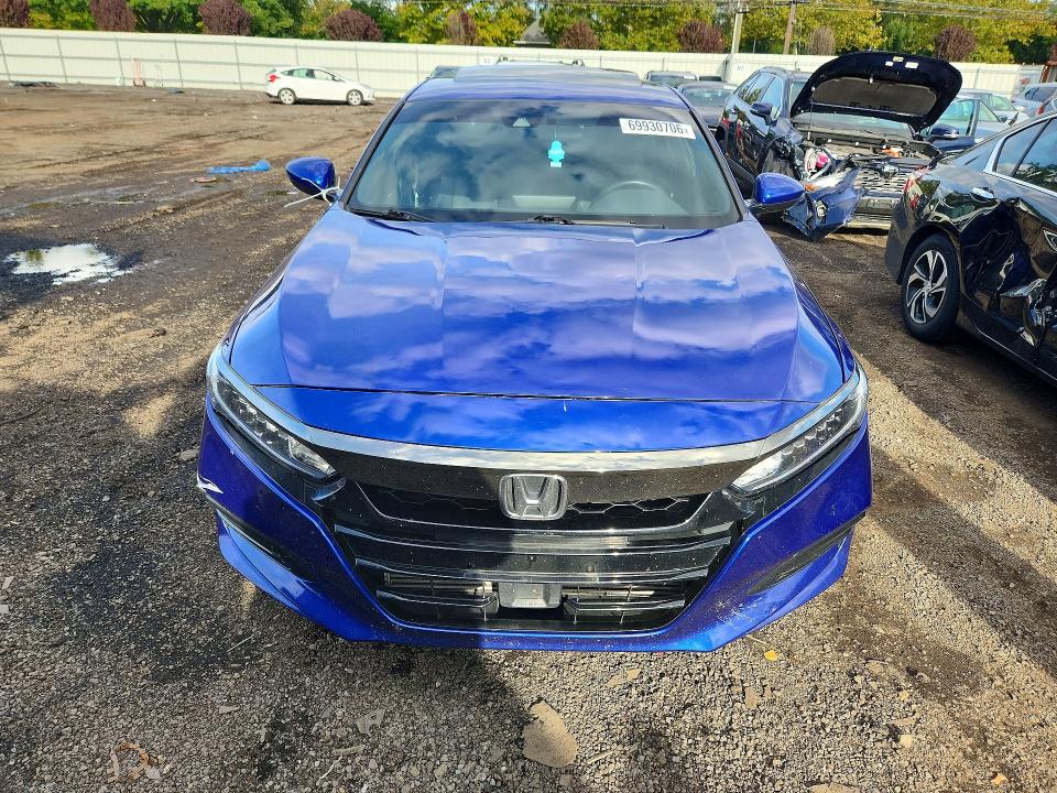 Продажа на аукционе авто 2018 Honda Accord, vin: 1HGCV2F38JA023857, номер лота: 69930706