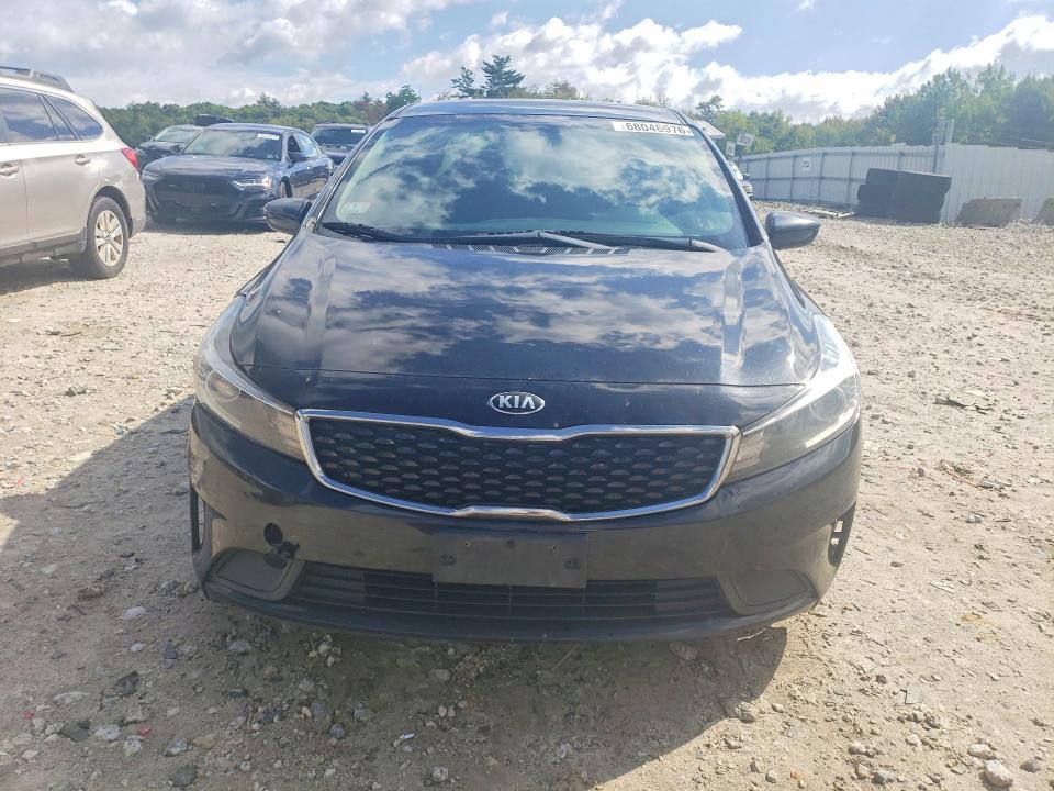 68046976 :رقم المزاد ، 3KPFL4A73JE189580 vin ، 2018 Kia Forte مزاد بيع
