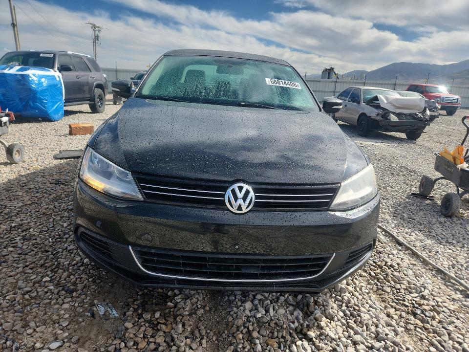 68814406 :رقم المزاد ، 3VWD17AJ3EM429844 vin ، 2014 Volkswagen Jetta مزاد بيع
