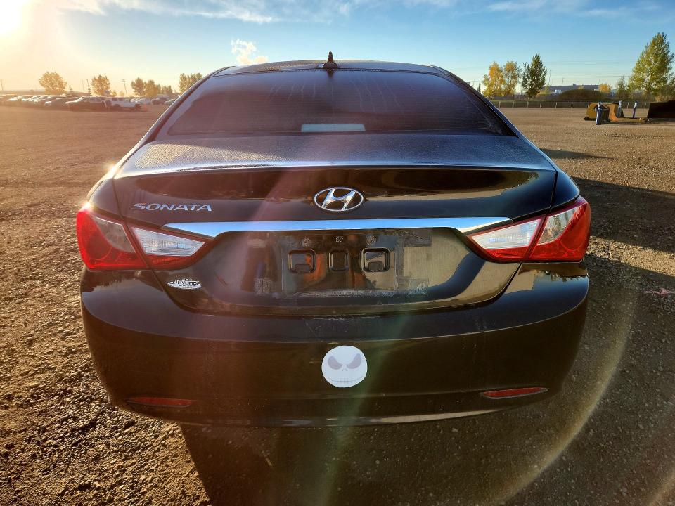 2011 Hyundai Sonata მანქანა იყიდება აუქციონზე, vin: 5NPEB4AC3BH081498, აუქციონის ნომერი: 70886046