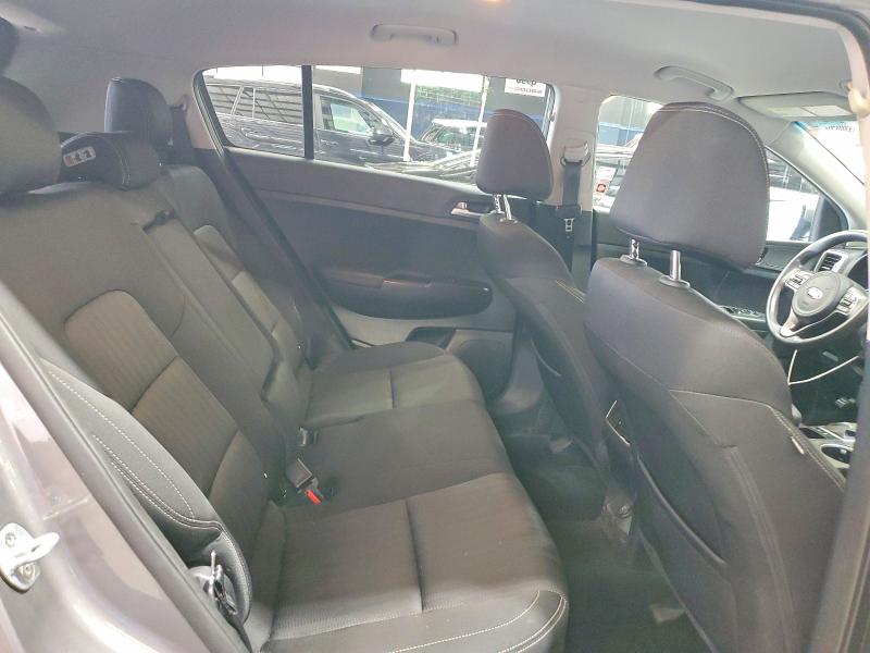 67853886 :رقم المزاد ، KNDPMCAC3H7221219 vin ، 2017 Kia Sportage مزاد بيع