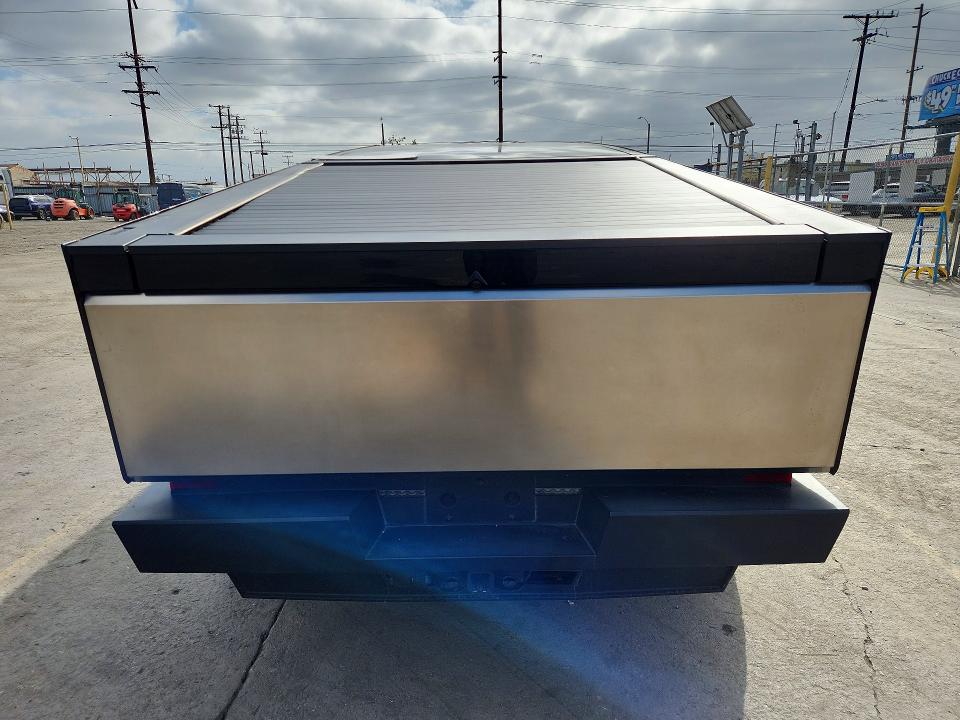 69174746 :رقم المزاد ، 7G2CEHED8RA000054         vin ، 2024 Tesla Cybertruck مزاد بيع