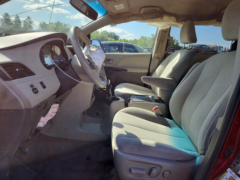 68870116 :رقم المزاد ، 5TDKK3DC6ES526646 vin ، 2014 Toyota Sienna مزاد بيع
