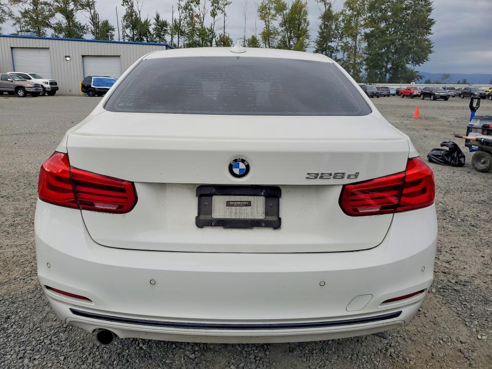 67178416 :رقم المزاد ، WBA8E5C34HK389049 vin ، 2017 Bmw 328 مزاد بيع