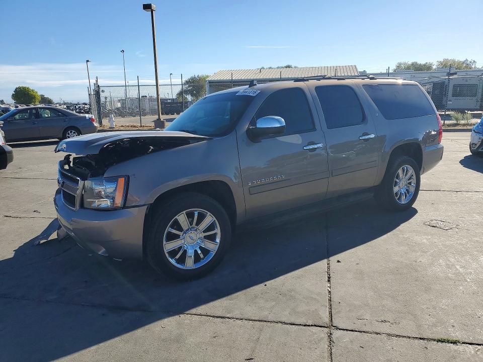 70441316 :رقم المزاد ، 1GNFC16J57R221453 vin ، 2007 Chevrolet Suburban مزاد بيع