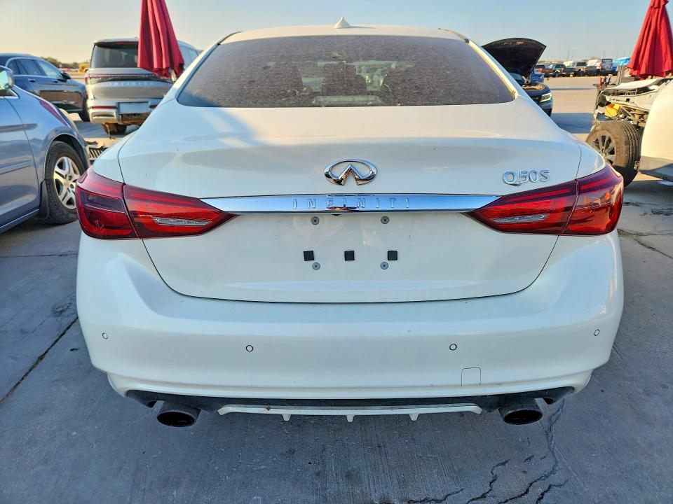 68001526 :رقم المزاد ، JN1EV7AP0JM359440 vin ، 2018 Infiniti Q50 مزاد بيع