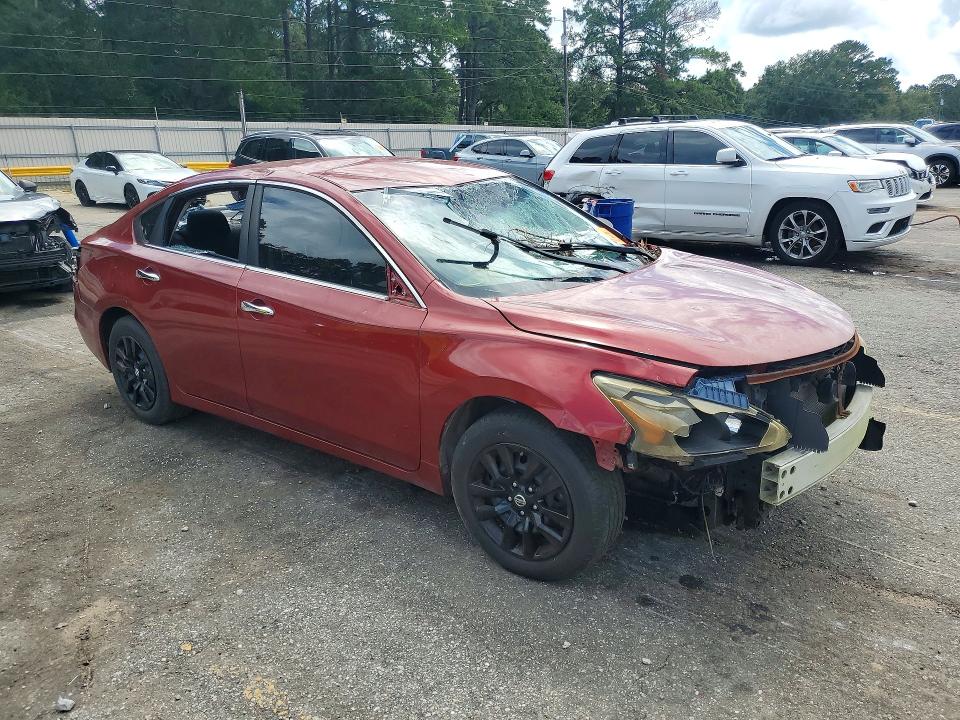 2014 Nissan Altima მანქანა იყიდება აუქციონზე, vin: 1N4AL3AP6EN215553, აუქციონის ნომერი: 68138856