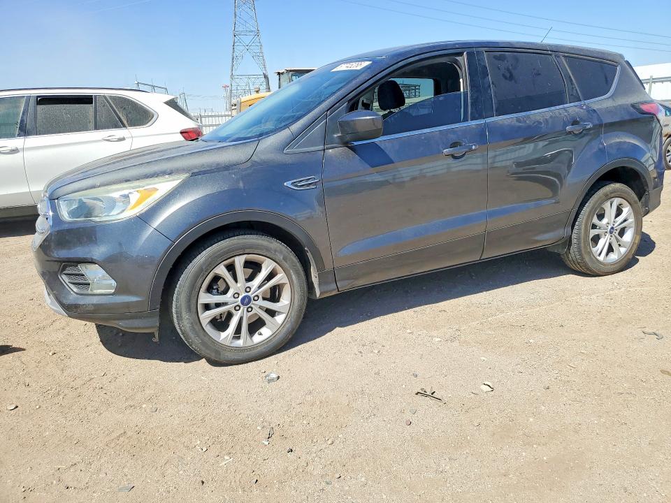 2017 Ford Escape მანქანა იყიდება აუქციონზე, vin: 1FMCU0GD8HUB44695, აუქციონის ნომერი: 67745286