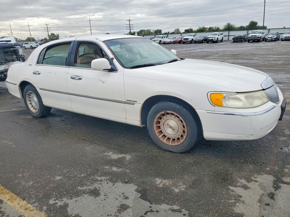 Aukcja sprzedaży 1999 Lincoln Town Car, vin: 1LNHM81W9XY700101, numer aukcji: 67876236