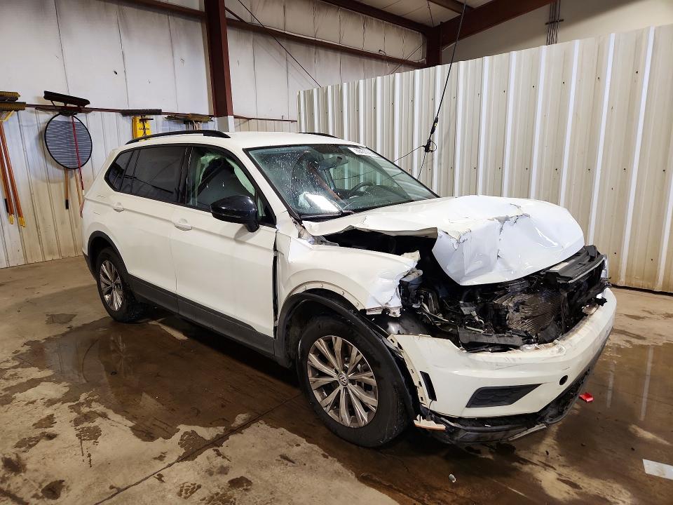 Продаж на аукціоні авто 2018 Volkswagen Tiguan, vin: 3VV0B7AX0JM028251, номер лоту: 69435996