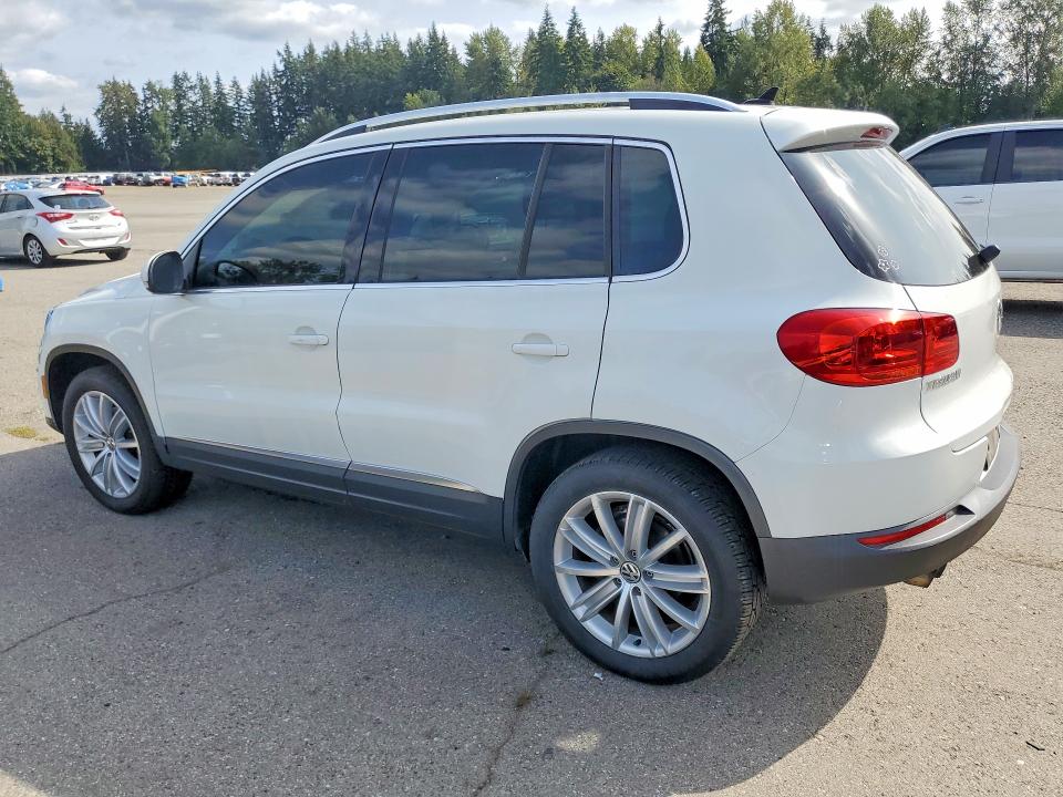 68633316 :رقم المزاد ، WVGBV7AX9FW563922 vin ، 2015 Volkswagen Tiguan مزاد بيع