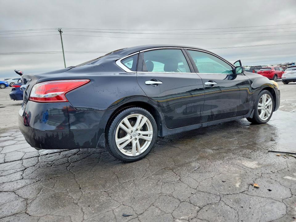 2013 Nissan Altima მანქანა იყიდება აუქციონზე, vin: 1N4BL3AP7DC232375, აუქციონის ნომერი: 70247006