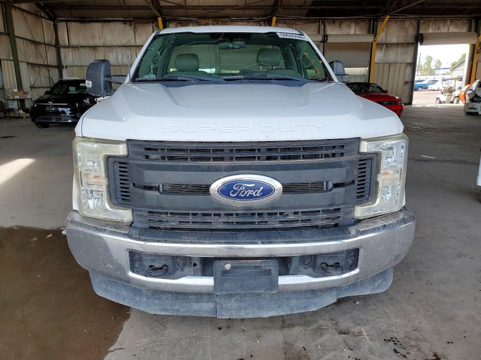 69626446 :رقم المزاد ، 1FTBF2BT4JEB69937 vin ، 2018 Ford F250 مزاد بيع