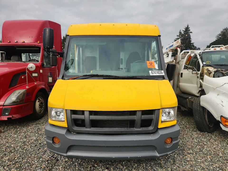 67474036 :رقم المزاد ، JALB4T174H7W00368 vin ، 2017 Isuzu Npr مزاد بيع