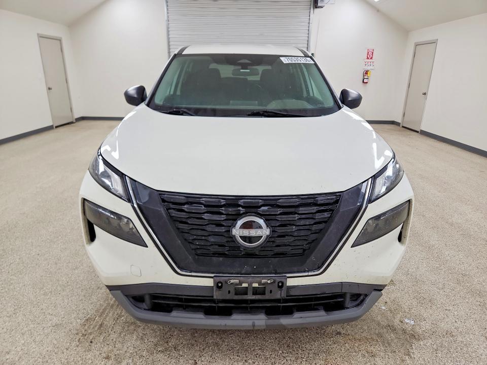 70535136 :رقم المزاد ، 5N1BT3AB8PC771053 vin ، 2023 Nissan Rogue مزاد بيع
