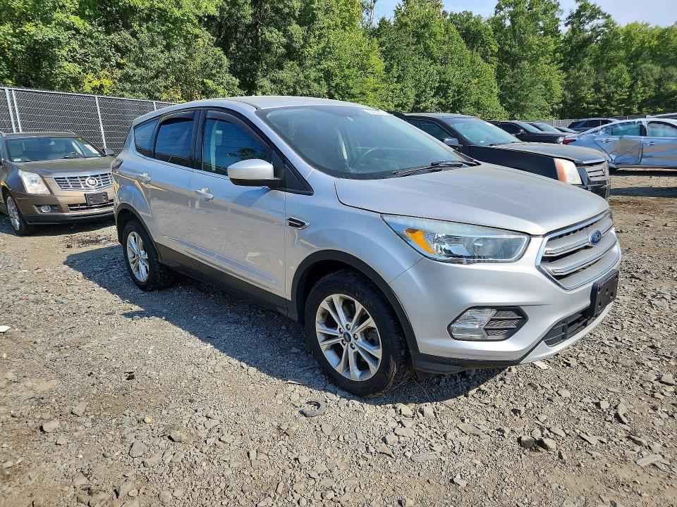 2017 Ford Escape მანქანა იყიდება აუქციონზე, vin: 1FMCU9GD0HUB45988, აუქციონის ნომერი: 67209116