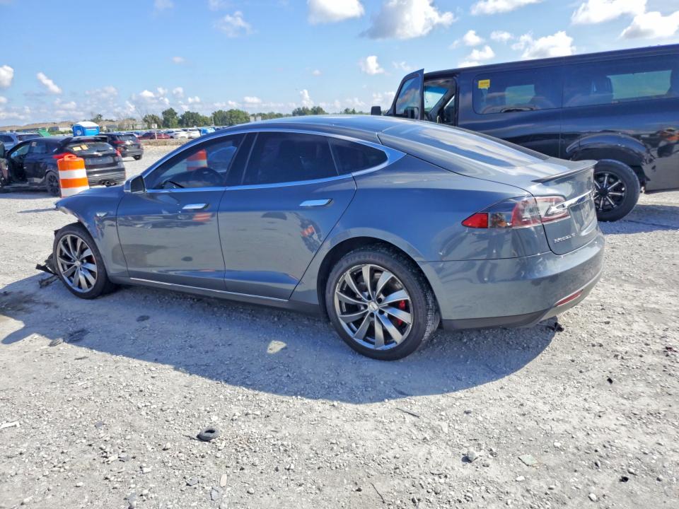 69495146 :رقم المزاد ، 5YJSA1H17EFP43398 vin ، 2014 Tesla Model S مزاد بيع