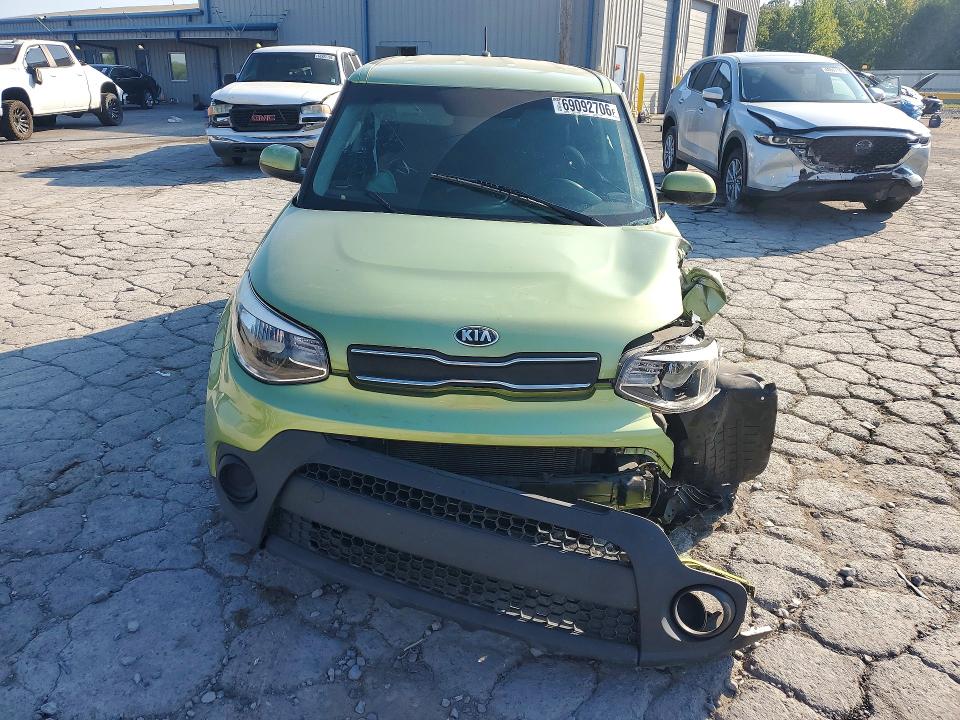 2017 Kia Soul მანქანა იყიდება აუქციონზე, vin: KNDJN2A27H7878903, აუქციონის ნომერი: 69092706