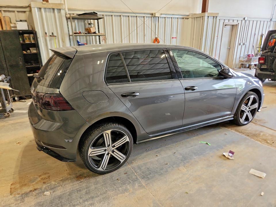 Продаж на аукціоні авто 2018 Volkswagen Golf R, vin: WVWVF7AU2JW074761, номер лоту: 68887326