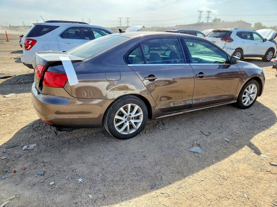 67279466 :رقم المزاد ، 3VWD07AJ6EM401801 vin ، 2014 Volkswagen Jetta مزاد بيع