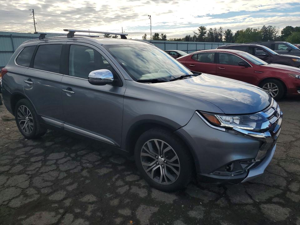 Продажа на аукционе авто 2017 Mitsubishi Outlander, vin: JA4AZ3A34HZ056657, номер лота: 70616856