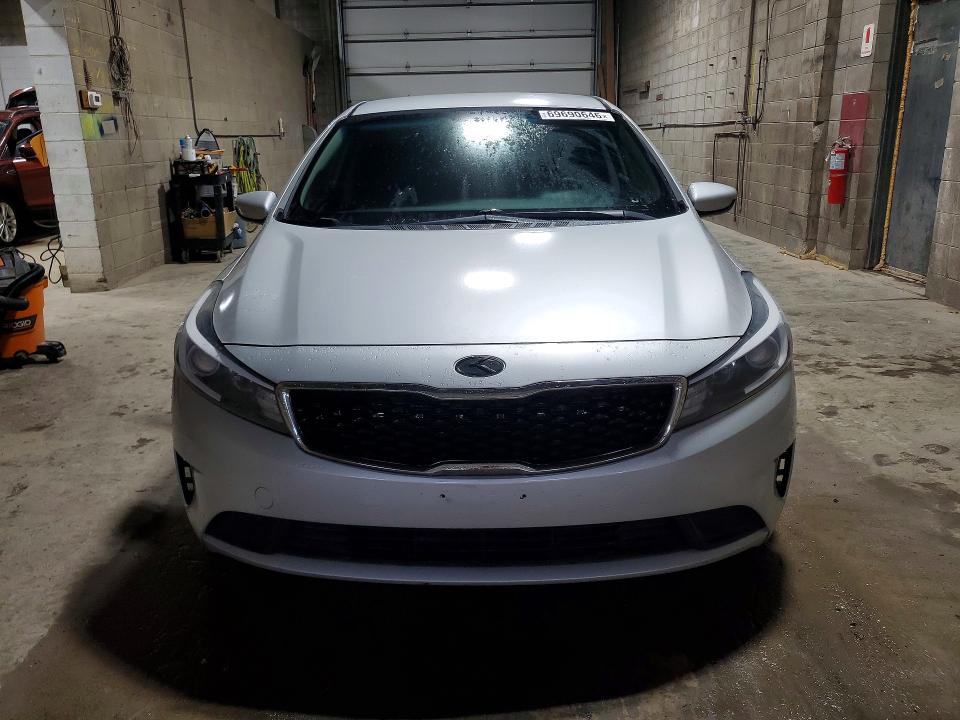 69690646 :رقم المزاد ، 3KPFK4A79HE085611 vin ، 2017 Kia Forte مزاد بيع