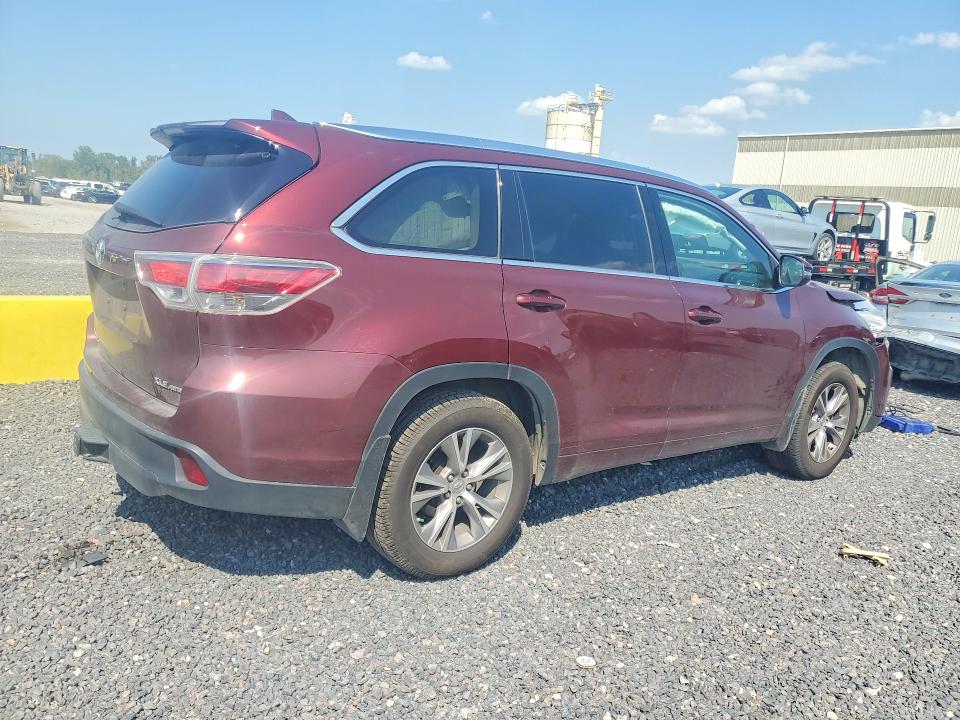 67393256 :رقم المزاد ، 5TDJKRFH5FS105574 vin ، 2015 Toyota Highlander مزاد بيع